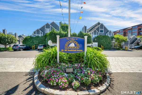 $5,250 | 94 Southfield Avenue, Unit H2, Stamford, CT 06902