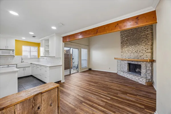 $1,900 | 2808 Thrushwood Drive, Unit B, Austin, TX 78757