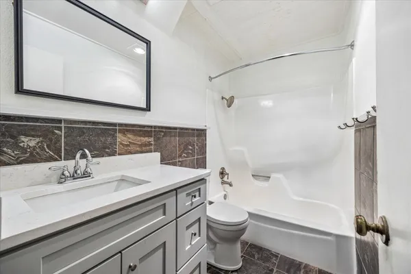 $1,900 | 2808 Thrushwood Drive, Unit B, Austin, TX 78757