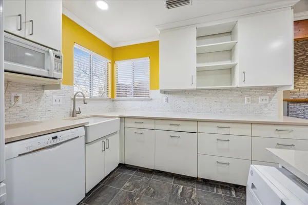 $1,900 | 2808 Thrushwood Drive, Unit B, Austin, TX 78757