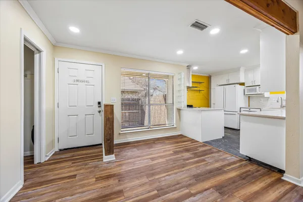 $1,900 | 2808 Thrushwood Drive, Unit B, Austin, TX 78757