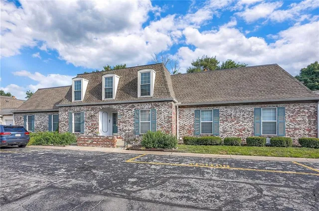 $170,000 | 5702 Metcalf Court, Overland Park, KS 66202