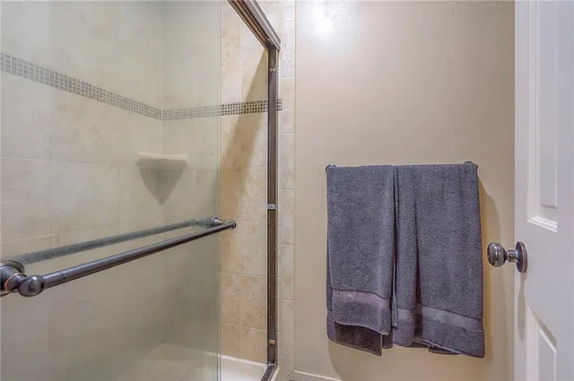 $170,000 | 5702 Metcalf Court, Overland Park, KS 66202