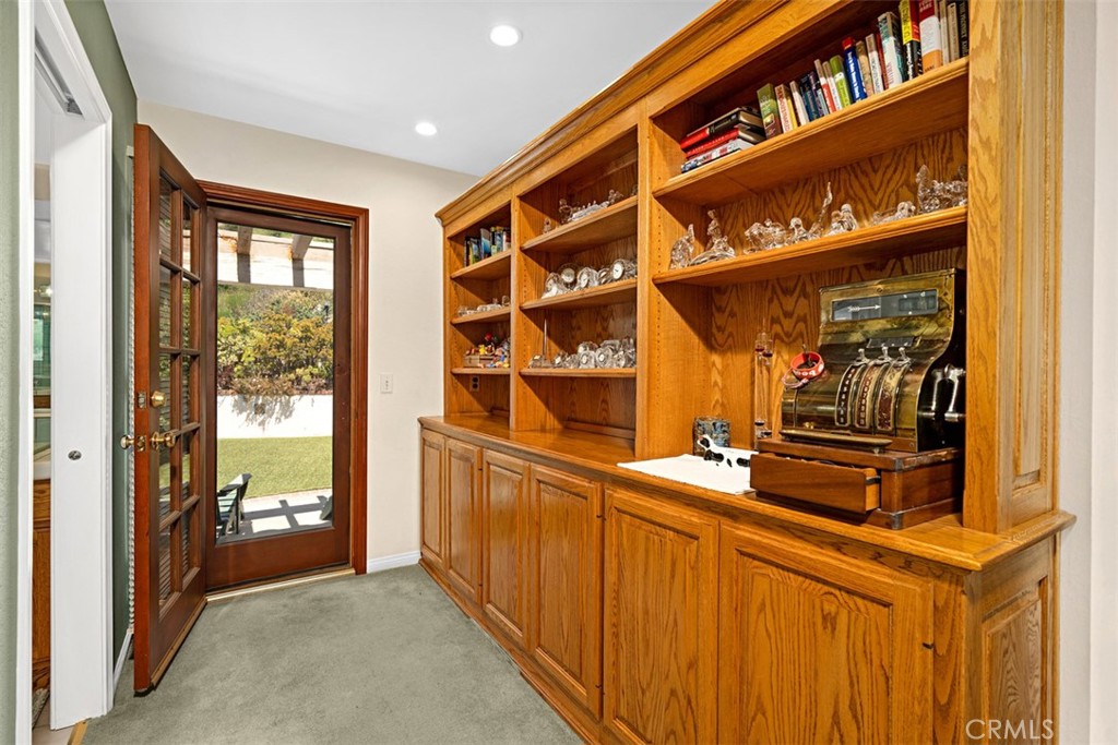 1746 Rudell Road Burbank, CA 91501 - Photo 34 of 41