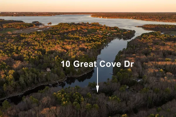$1,300,000 | 10 Great Cove Drive, Newmarket, NH 03857