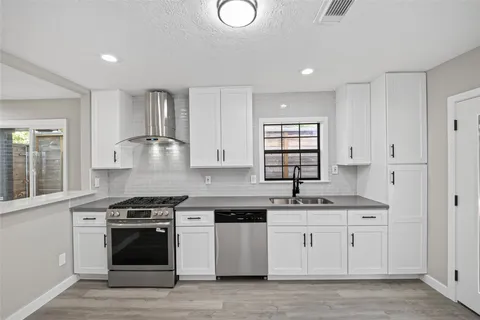 $425,000 | 419 Fairbanks Street, Houston, TX 77009