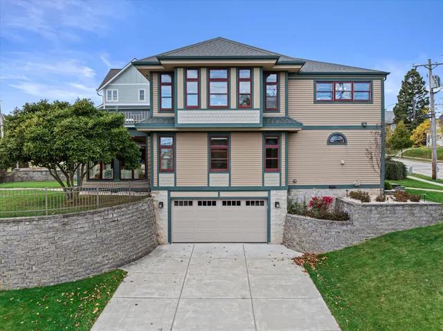 $669,900 | 205 West Jackson Street, Port Washington, WI 53074
