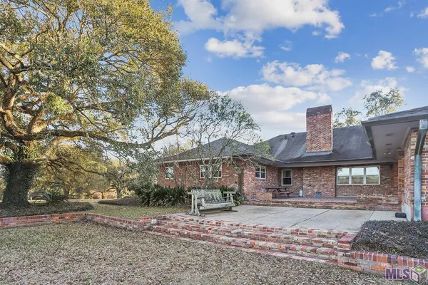 $3,000,000 | 7520 Highway 61, St. Francisville, LA 70775