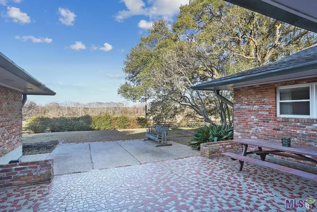 $3,000,000 | 7520 Highway 61, St. Francisville, LA 70775