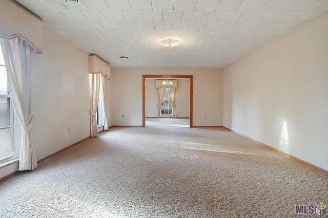 $3,000,000 | 7520 Highway 61, St. Francisville, LA 70775