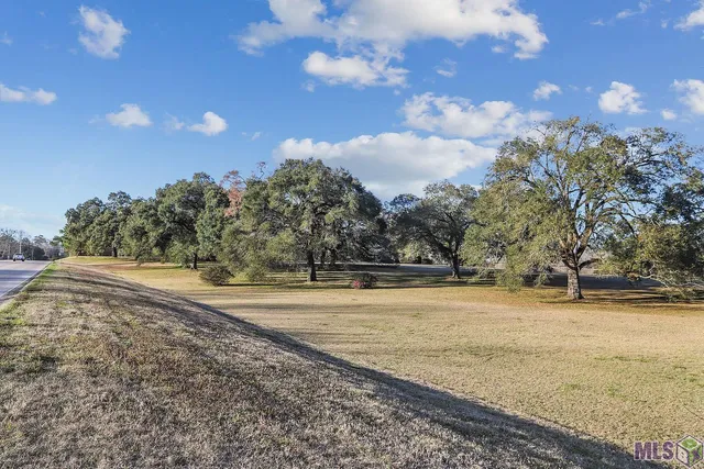 $3,000,000 | 7520 Highway 61, St. Francisville, LA 70775