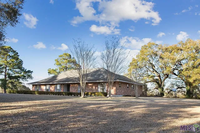 $3,000,000 | 7520 Highway 61, St. Francisville, LA 70775