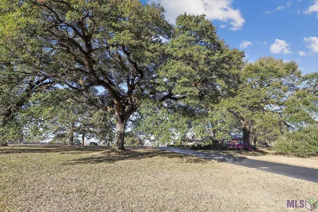 $3,000,000 | 7520 Highway 61, St. Francisville, LA 70775