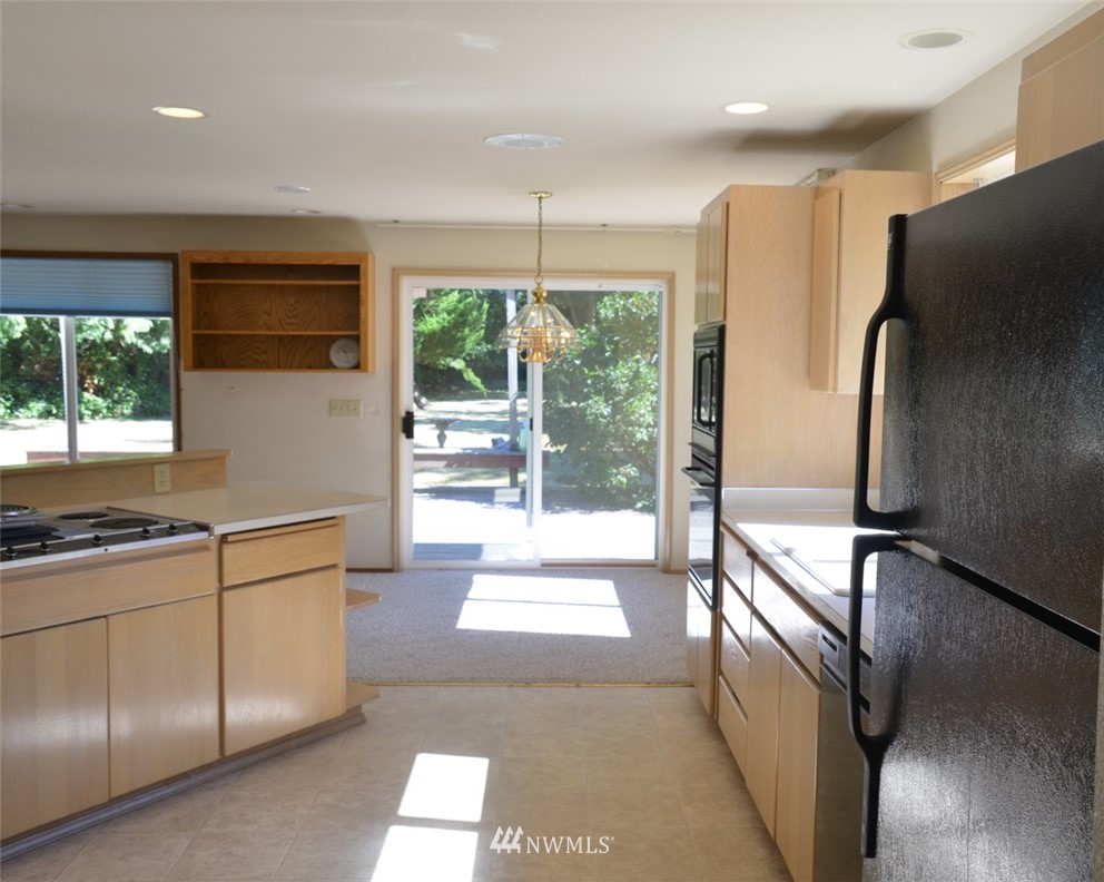 4603 240th Street Southeast Bothell, WA 98021 - Photo 8 of 16