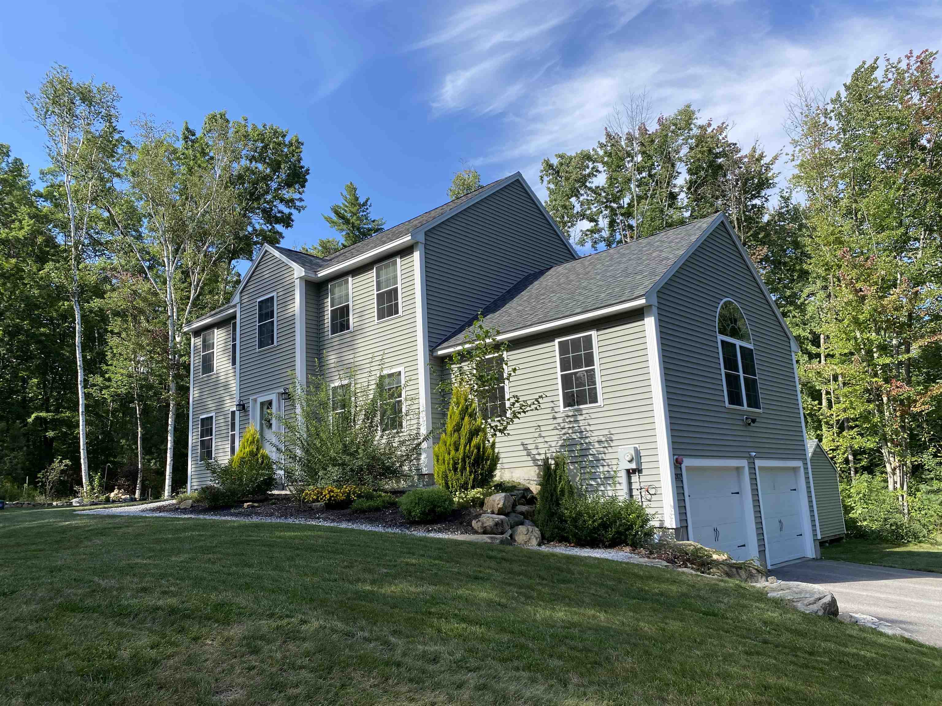 1282 Smyth Road Hooksett, NH 03106 - Photo 2 of 28