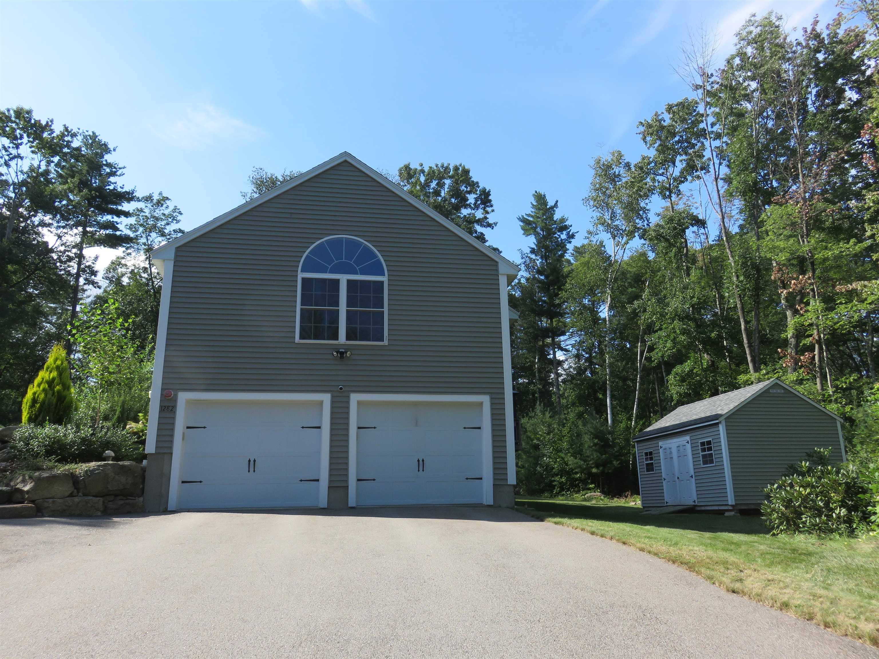 1282 Smyth Road Hooksett, NH 03106 - Photo 11 of 28