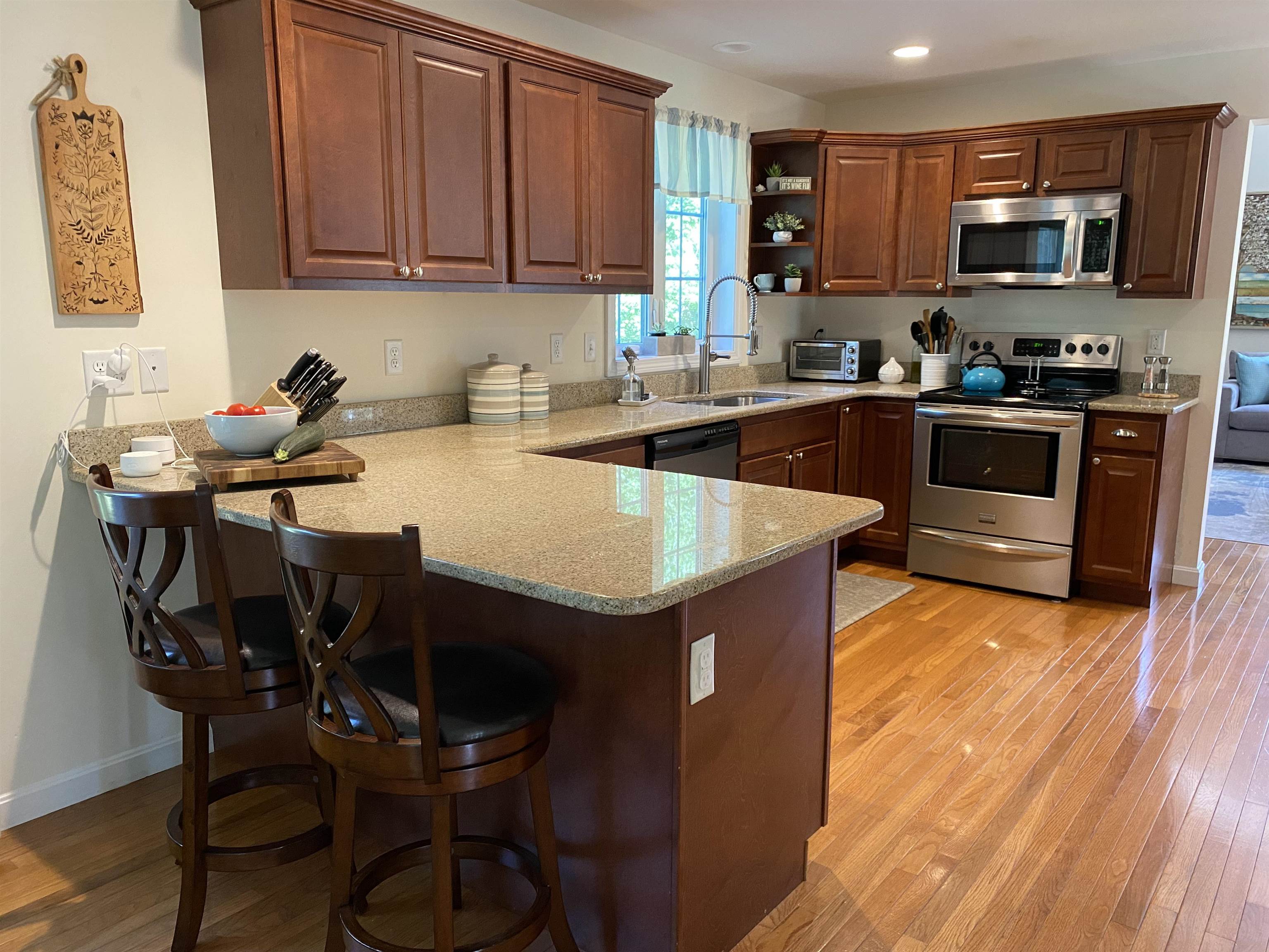 1282 Smyth Road Hooksett, NH 03106 - Photo 12 of 28
