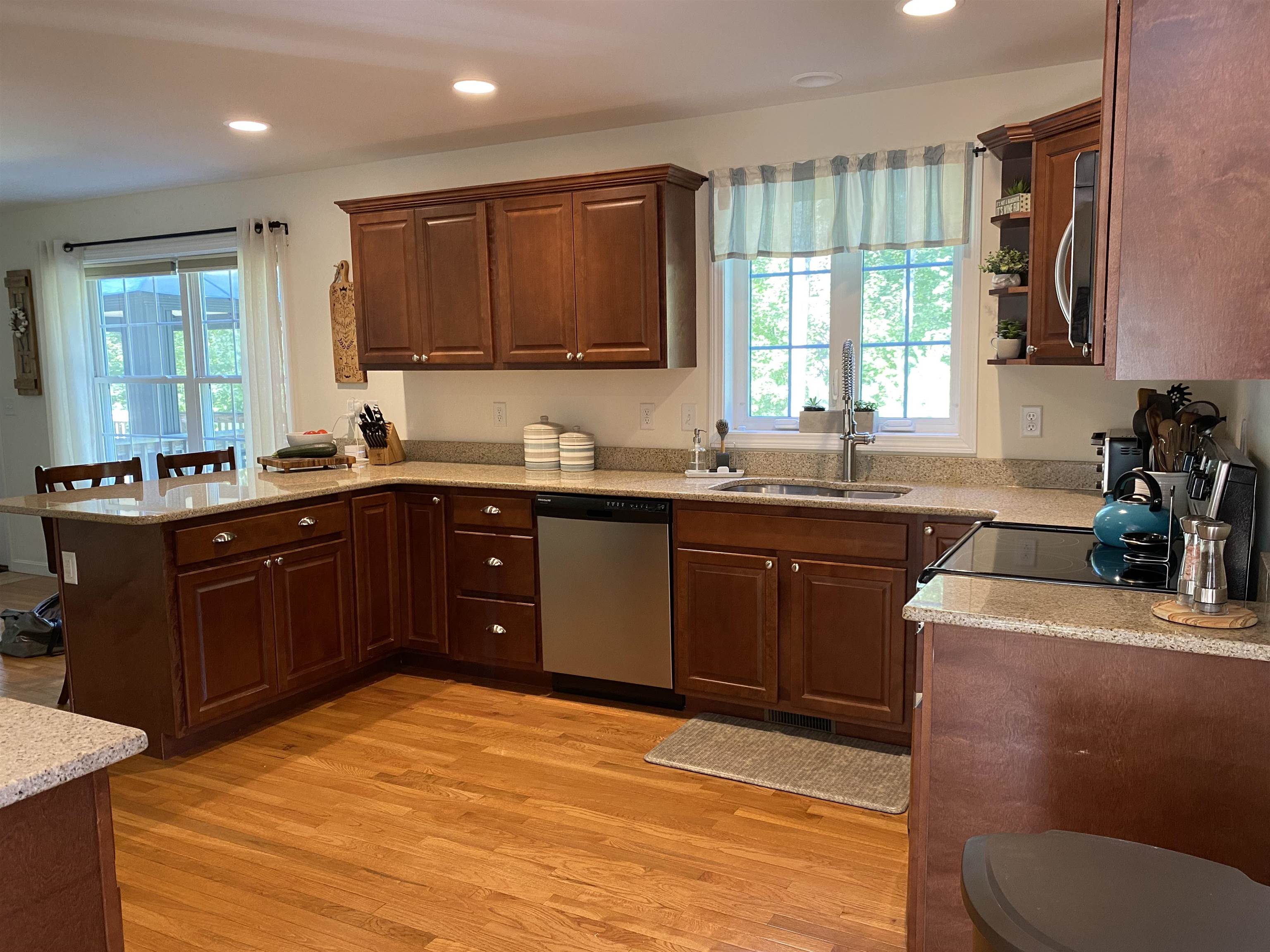1282 Smyth Road Hooksett, NH 03106 - Photo 13 of 28