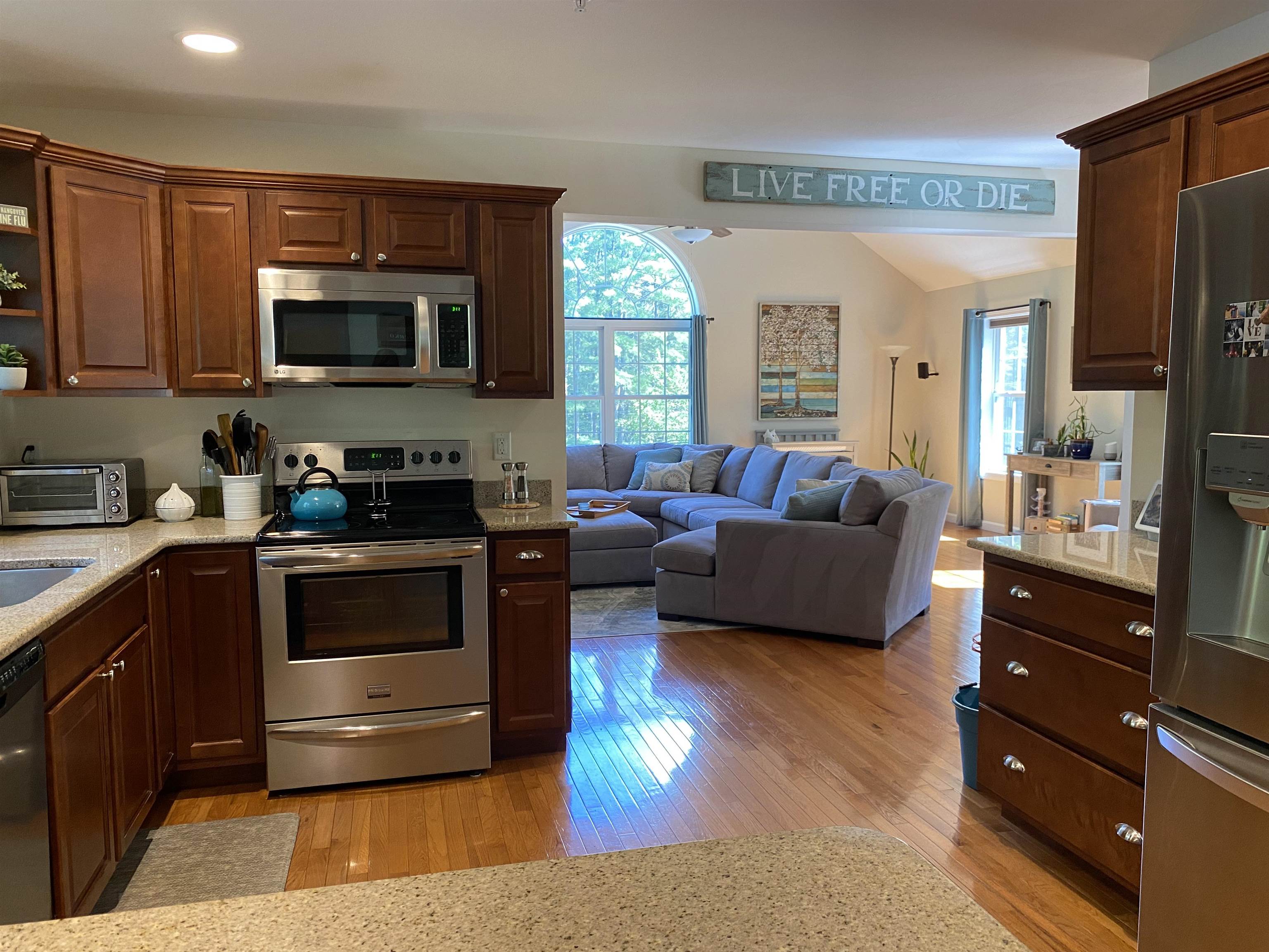 1282 Smyth Road Hooksett, NH 03106 - Photo 14 of 28