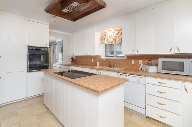 $210,000 | 2009 South China Street, Brady, TX 76825