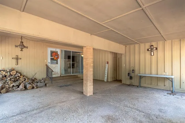 $210,000 | 2009 South China Street, Brady, TX 76825