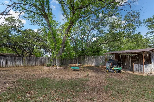 $210,000 | 2009 South China Street, Brady, TX 76825