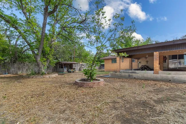 $210,000 | 2009 South China Street, Brady, TX 76825