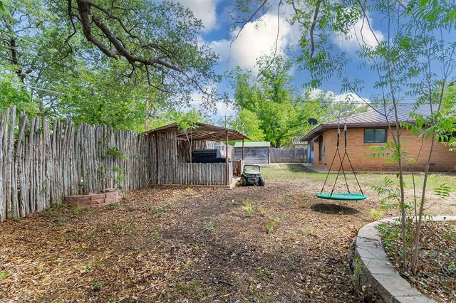 $210,000 | 2009 South China Street, Brady, TX 76825