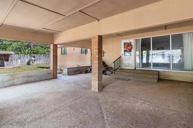 $210,000 | 2009 South China Street, Brady, TX 76825