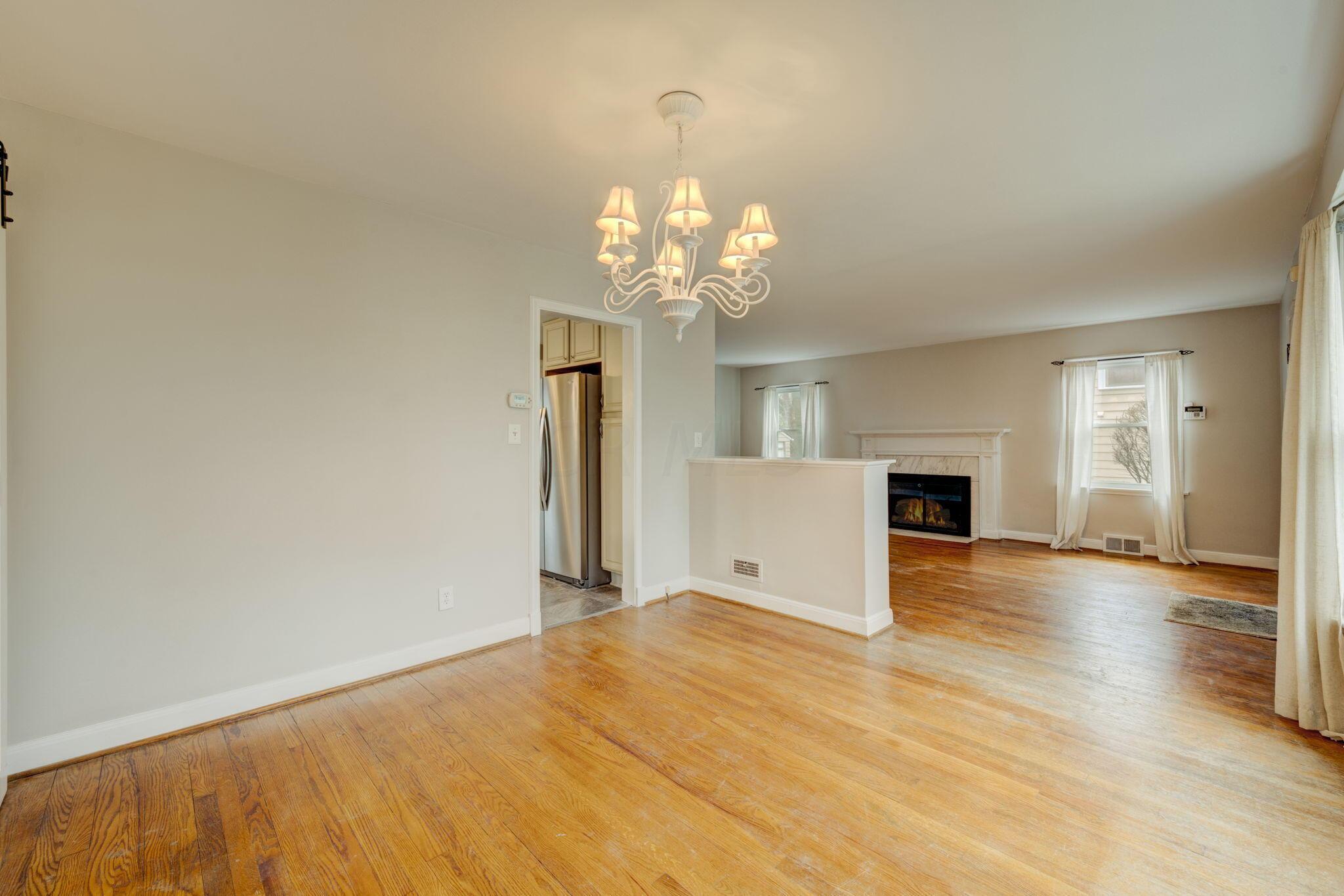 621 Garden Road Columbus, OH 43214 - Photo 6 of 38 Dining Room to Living Room