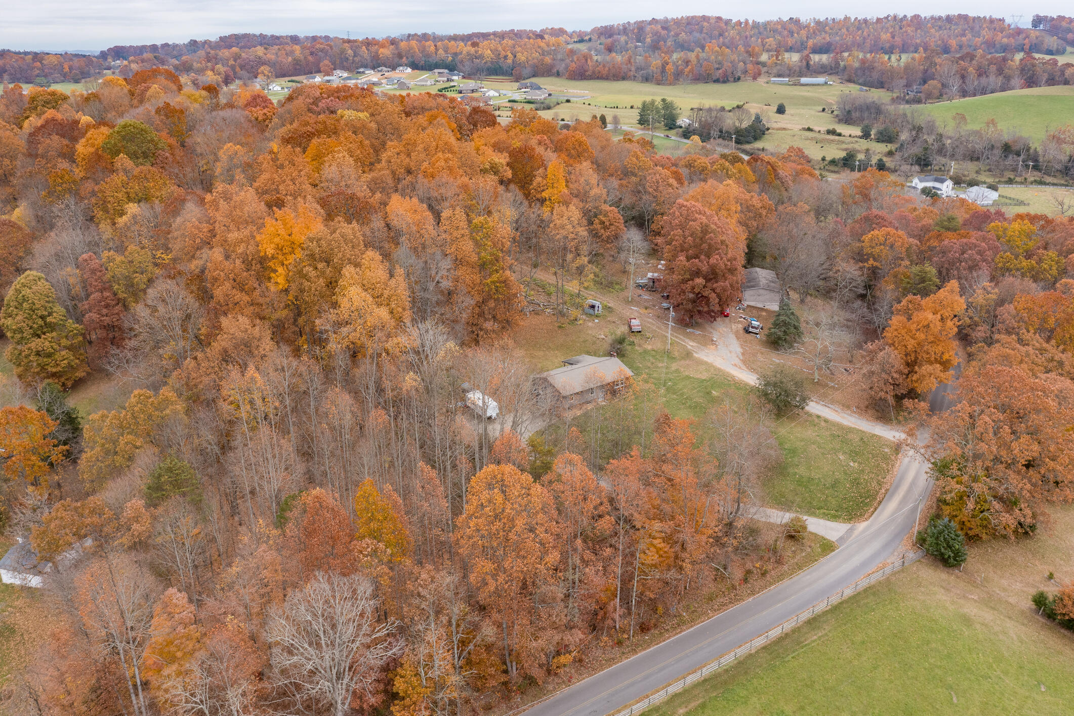 142 Hunt Road Jonesborough, TN 37659 - Photo 3 of 38 142 Hunt Rd (5 of 58)