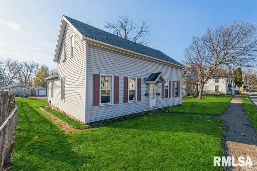 2811 Telegraph Road, Unit 2811 Davenport, IA 52804 - Photo 3 of 31 Gallery Image 3