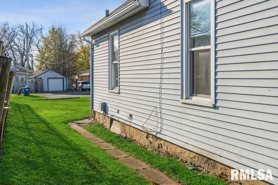 2811 Telegraph Road, Unit 2811 Davenport, IA 52804 - Photo 9 of 31 Gallery Image 9