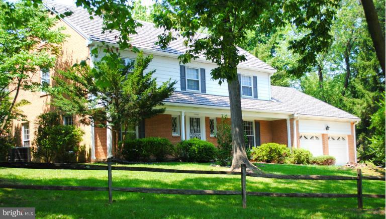 11901 Gainsborough Road Potomac, MD 20854 - Photo 12 of 29 Exterior (Front)