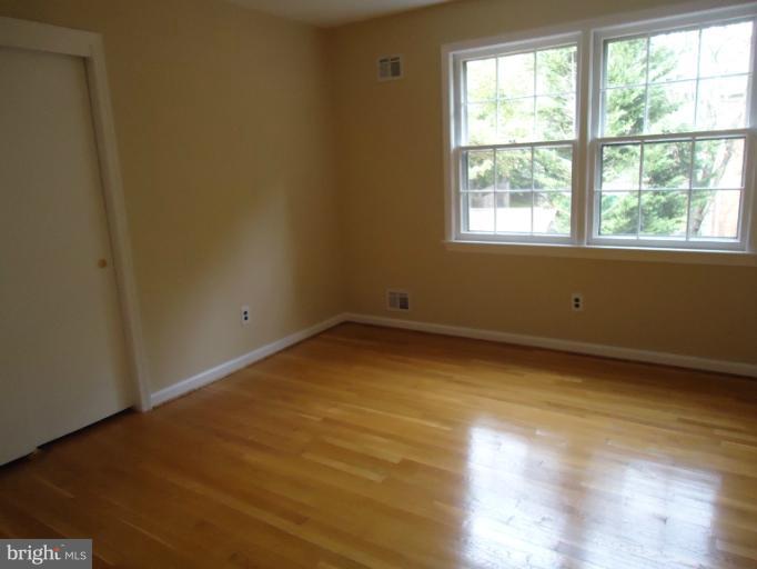 11901 Gainsborough Road Potomac, MD 20854 - Photo 13 of 29 Bedroom