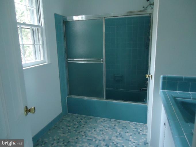 11901 Gainsborough Road Potomac, MD 20854 - Photo 15 of 29 Bath (Master)