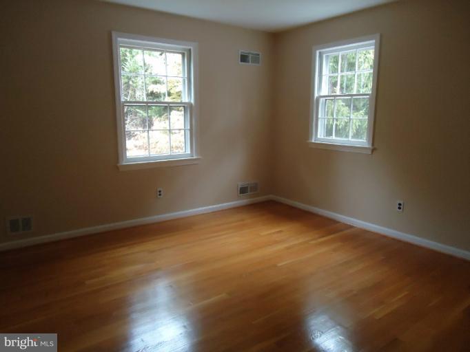 11901 Gainsborough Road Potomac, MD 20854 - Photo 25 of 29 Bedroom