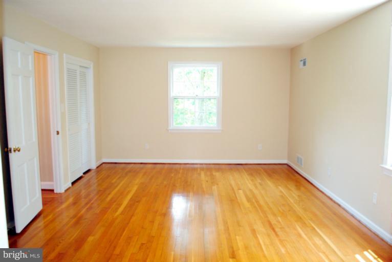 11901 Gainsborough Road Potomac, MD 20854 - Photo 6 of 29 Bedroom (Master)