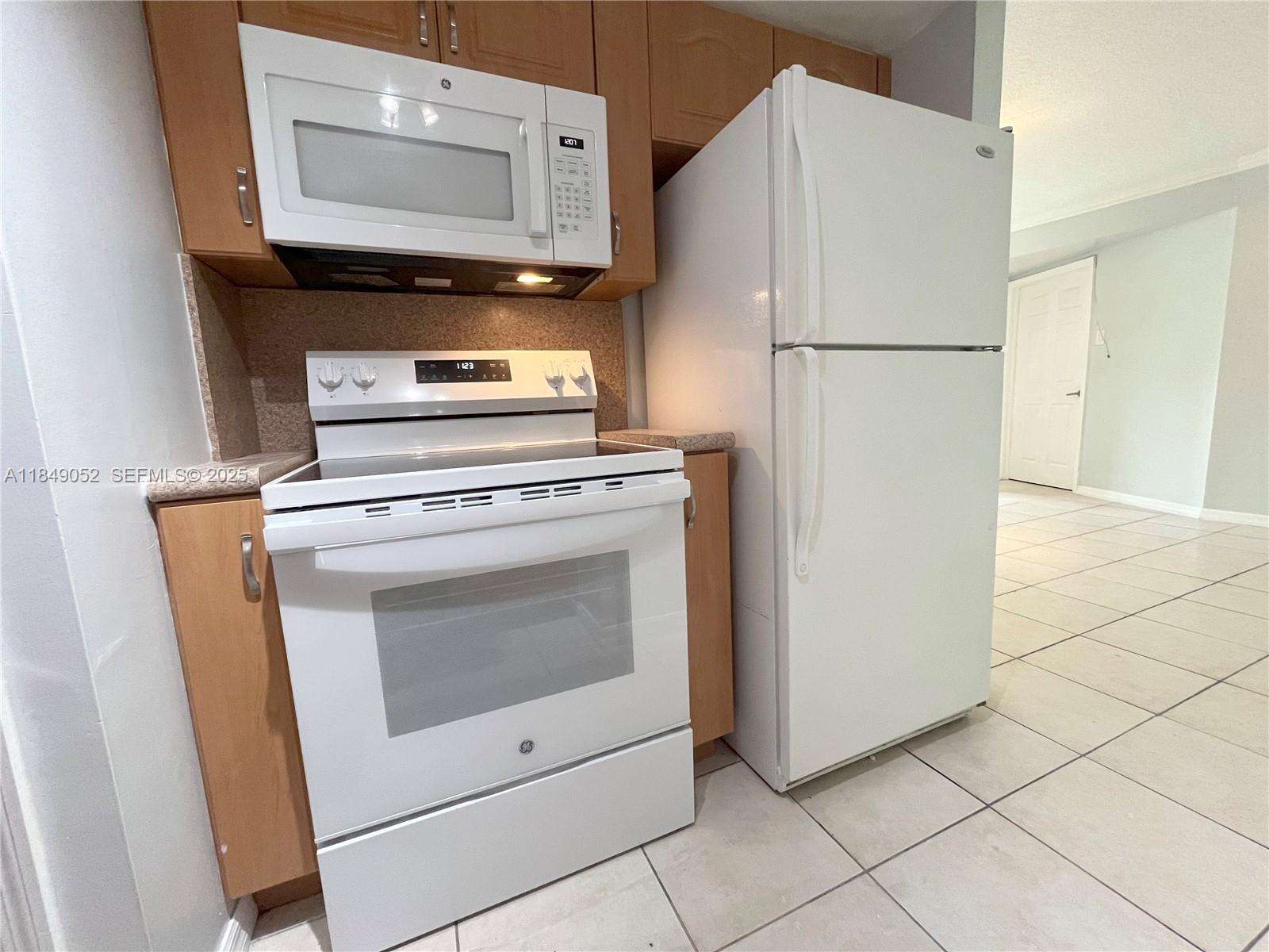 2415 Northwest 16th St Road, Unit 3031 Miami, FL 33125 - Photo 9 of 22