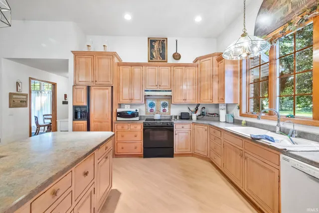 $574,900 | 10872 North 875 East, Otterbein, IN 47970