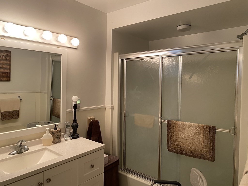 11 Oakland Road Sharon, MA 02067 - Photo 14 of 25 Gallery Image 14