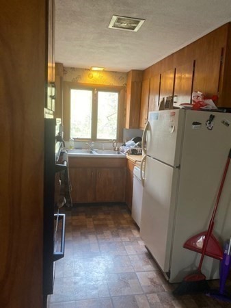 11 Oakland Road Sharon, MA 02067 - Photo 16 of 25 Gallery Image 16