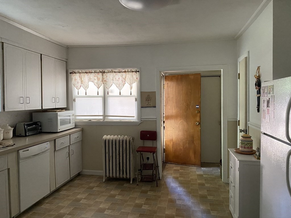 11 Oakland Road Sharon, MA 02067 - Photo 3 of 25 Gallery Image 3