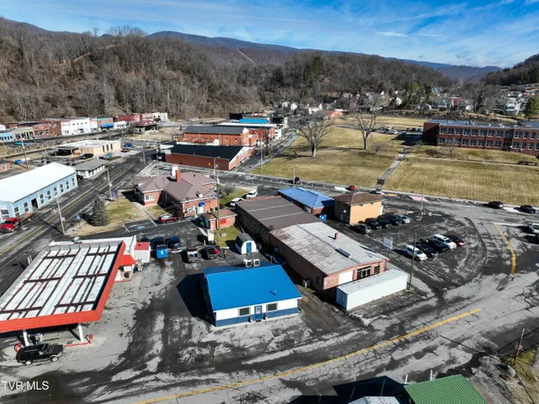 $300,000 | 113 Shaker Lane, Saltville, VA 24370