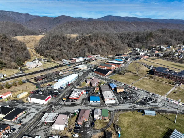 $300,000 | 113 Shaker Lane, Saltville, VA 24370
