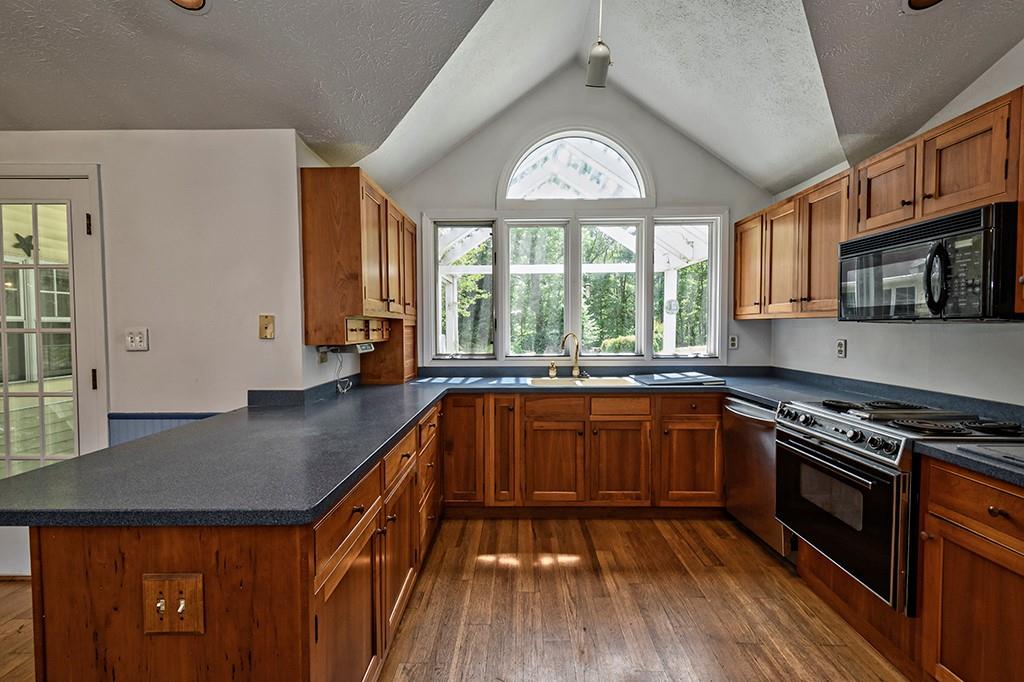 240 Ridgehaven Lane Pittsburgh, PA 15238 - Photo 8 of 25 Gallery Image 8