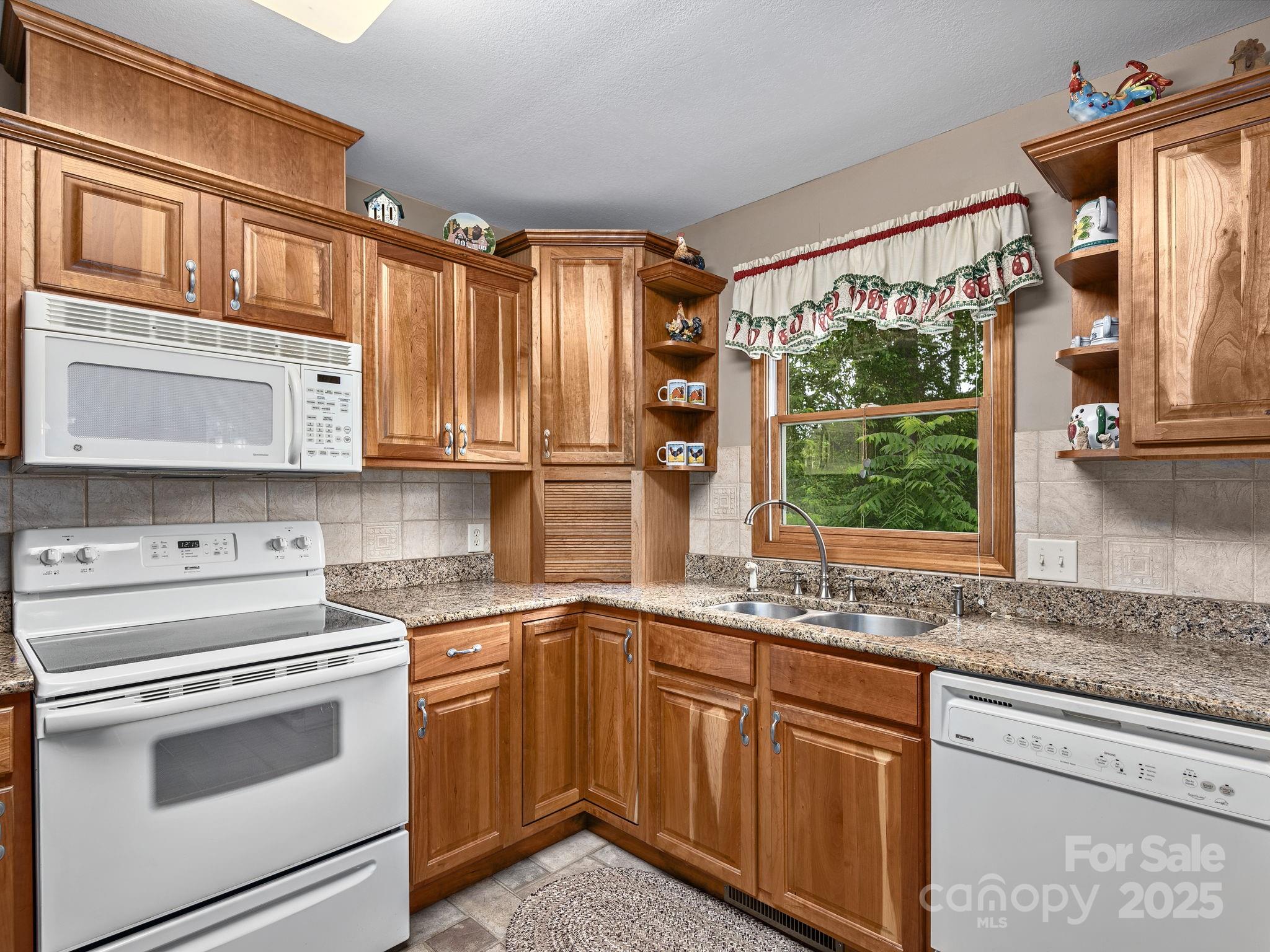 132 Rabbit Ham Road Leicester, NC 28748 - Photo 11 of 46 Gallery Image 11