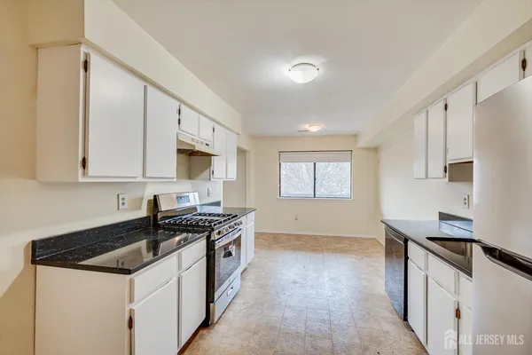 $384,900 | 707 Edison Glen Terrace, Edison, NJ 08837
