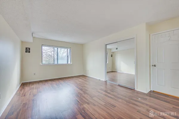 $384,900 | 707 Edison Glen Terrace, Edison, NJ 08837