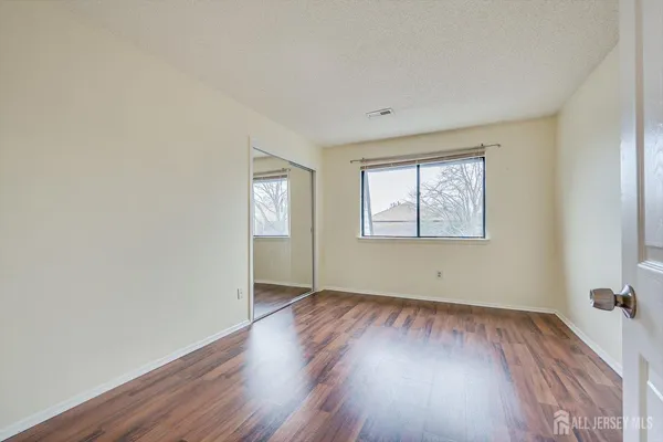$384,900 | 707 Edison Glen Terrace, Edison, NJ 08837